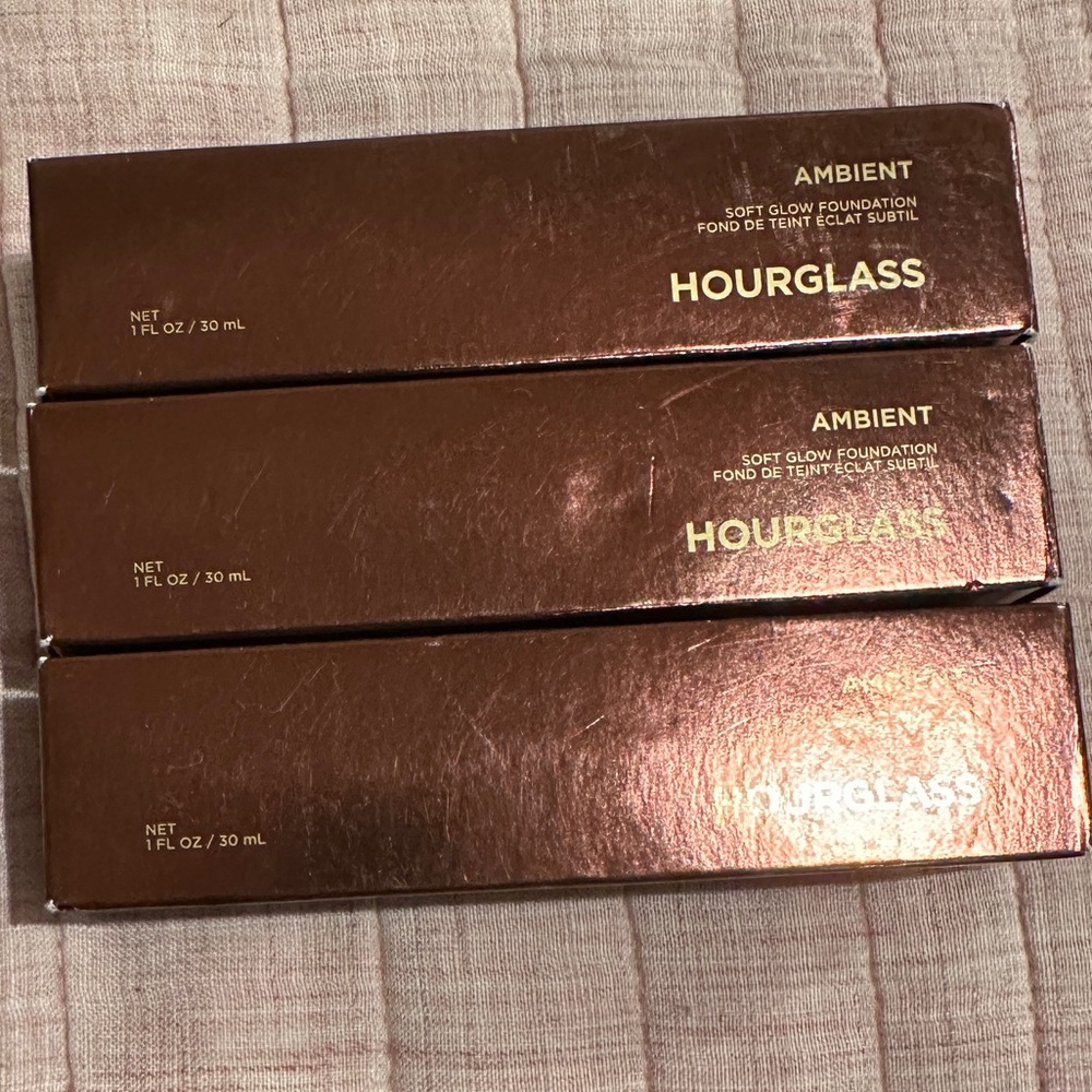Hourglass Ambient Soft Glow Foundations